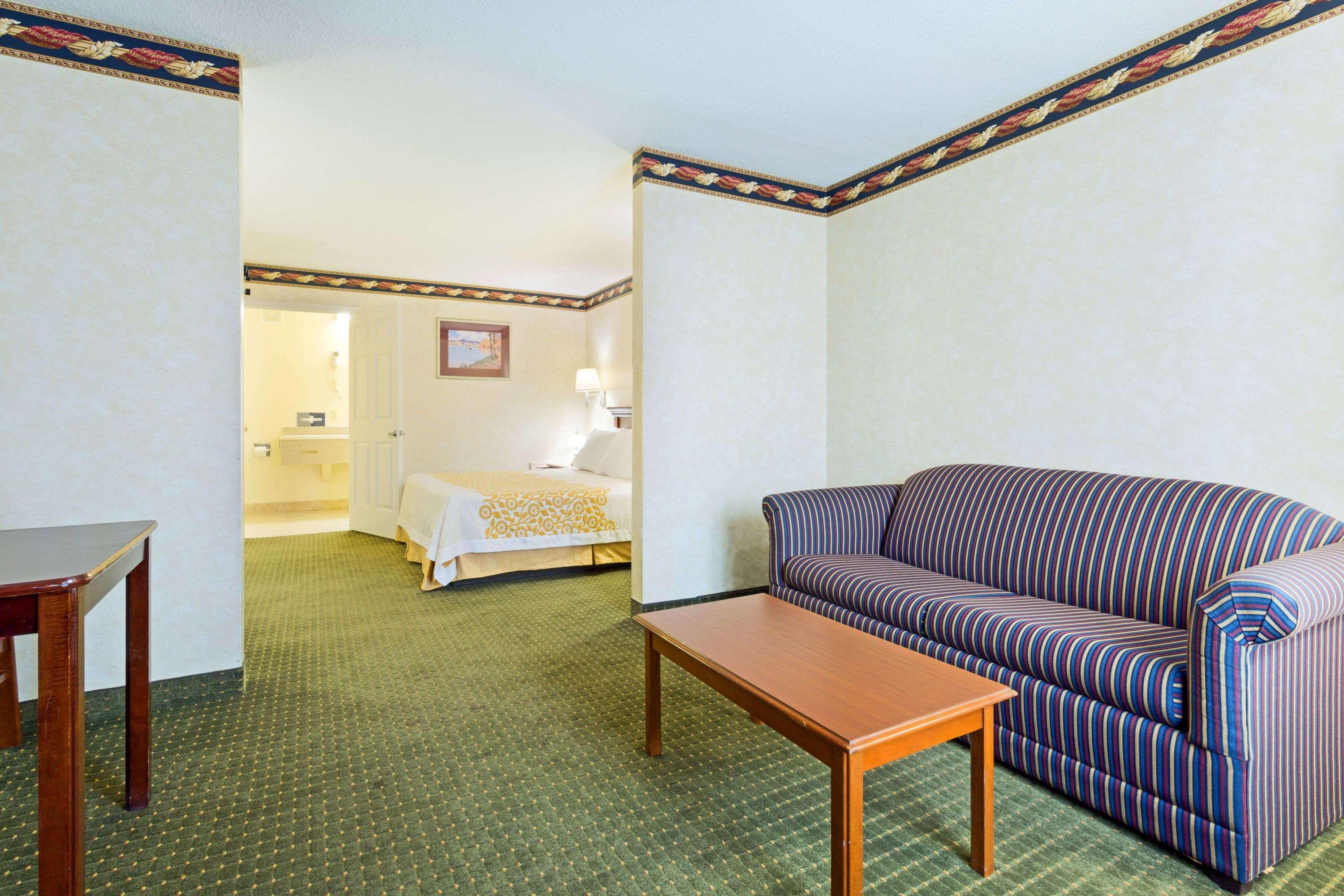Days Inn By Wyndham Clinton Exterior foto