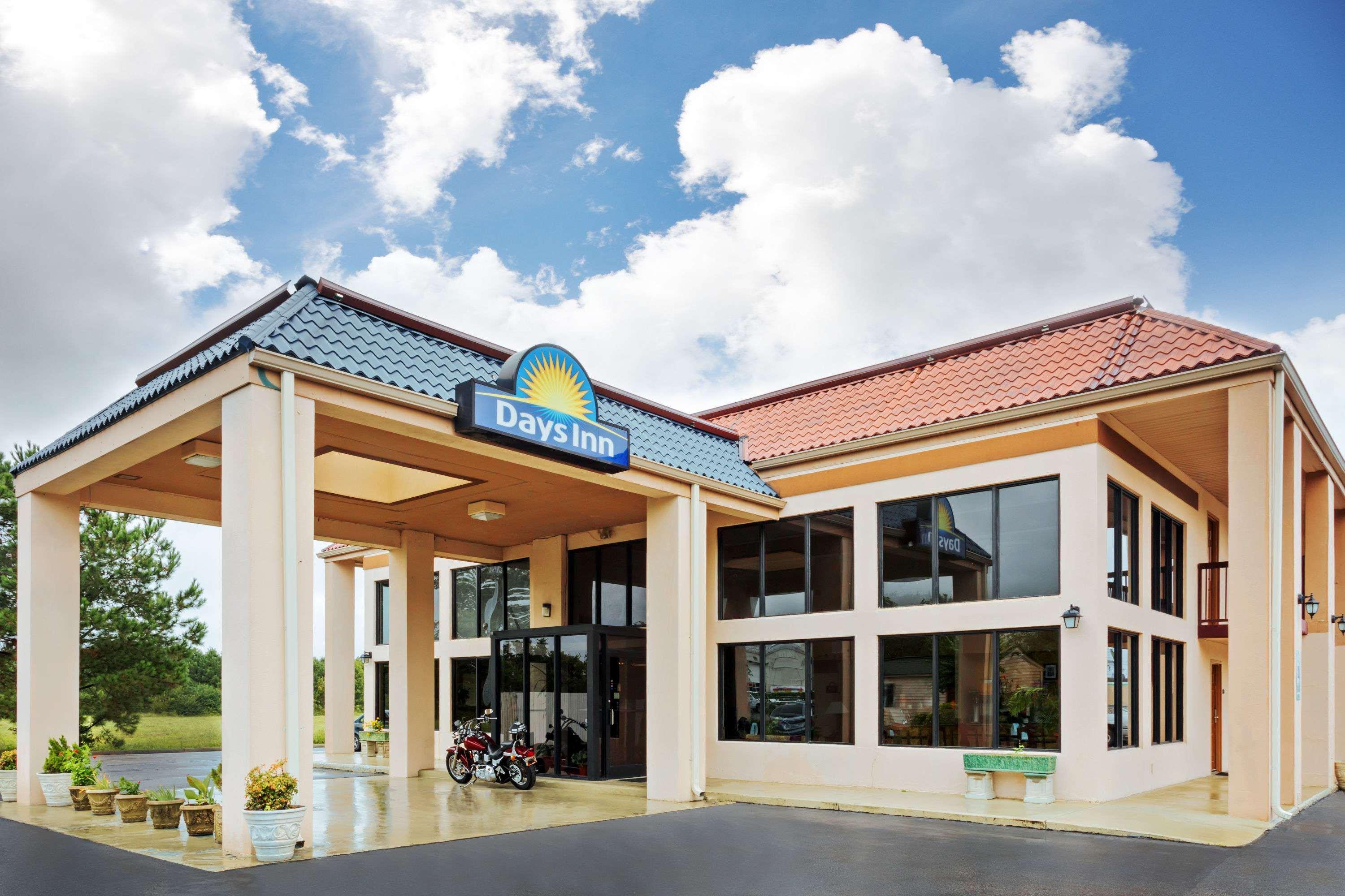 Days Inn By Wyndham Clinton Exterior foto
