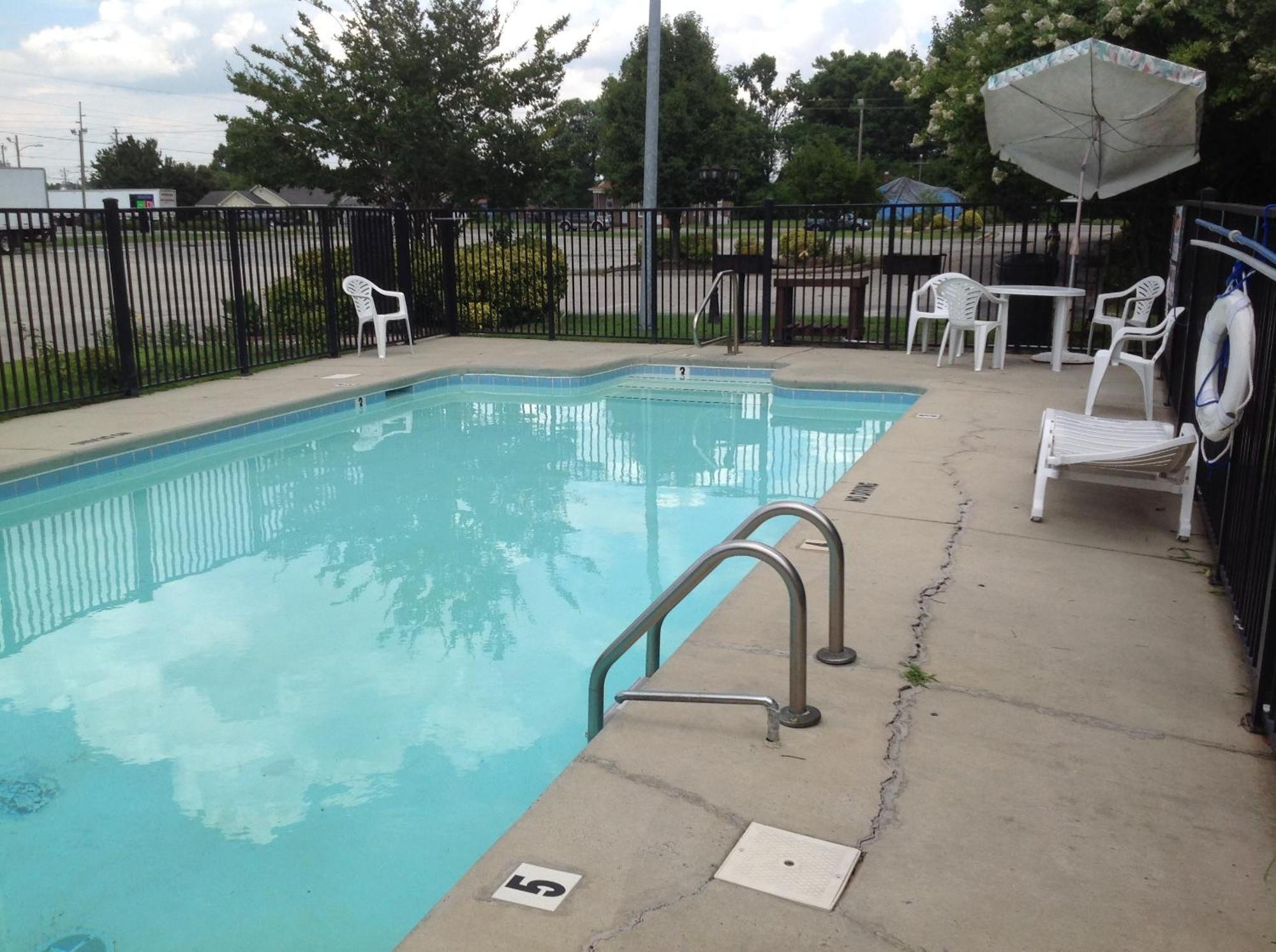 Days Inn By Wyndham Clinton Exterior foto